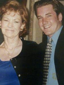 1186024_652743101410447_319031116_n